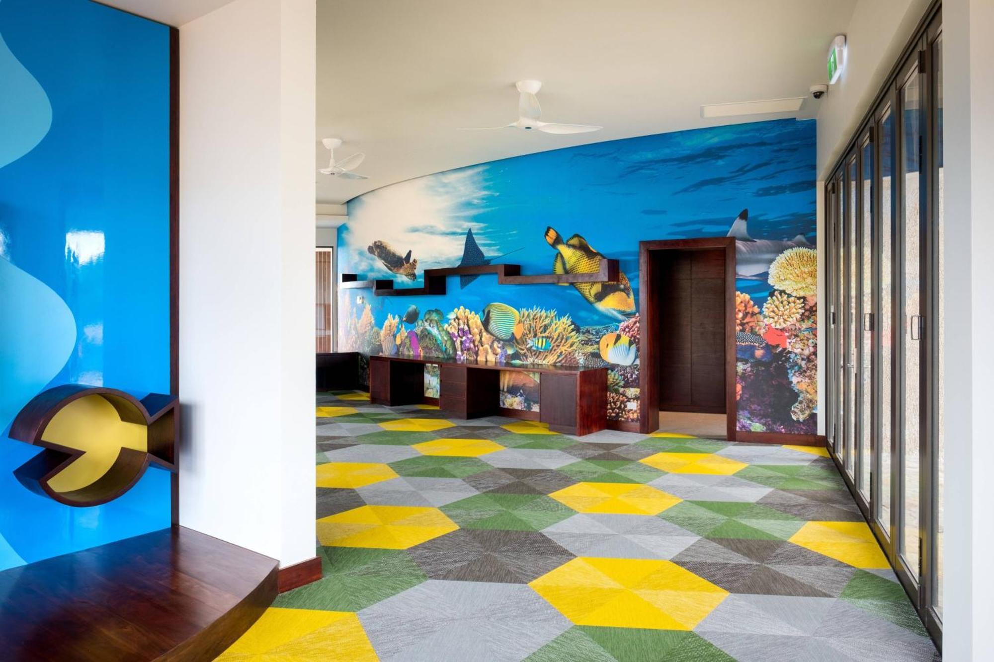 Fiji Marriott Resort Momi Bay Eksteriør billede The interior of the library