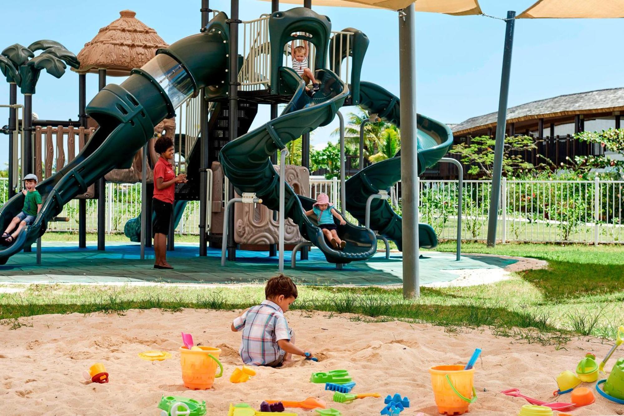 Fiji Marriott Resort Momi Bay Eksteriør billede Playground at the resort