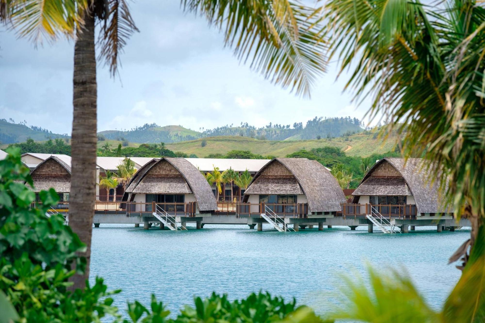 Fiji Marriott Resort Momi Bay Eksteriør billede Overwater bungalows